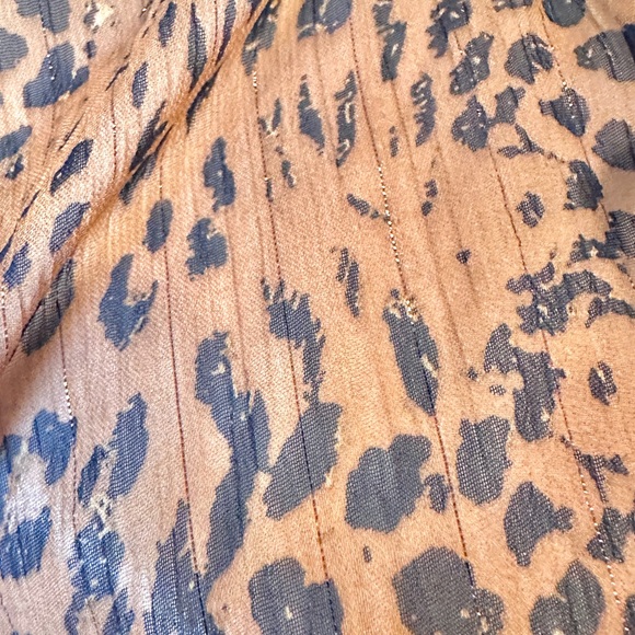 Forever 21 Cheetah Print Sheer Cropped Blouse M NWT - Picture 8 of 8